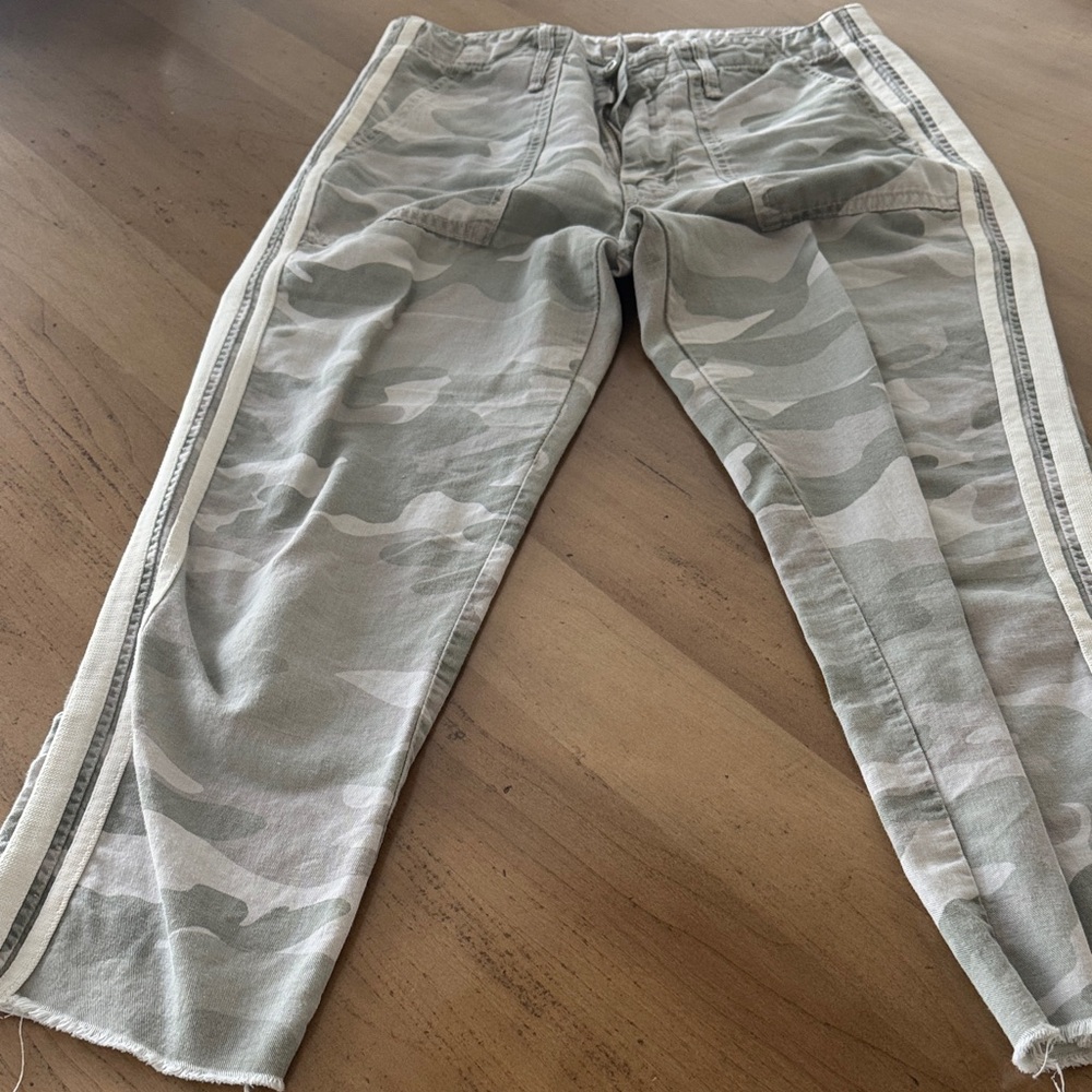 MOTHER Camouflage Cargo Pants